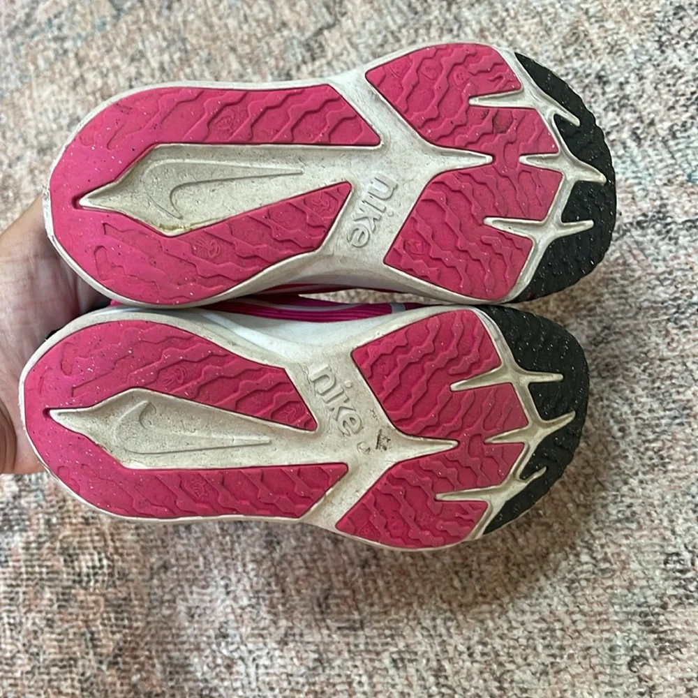 Girls pink Nike sneakers 11c